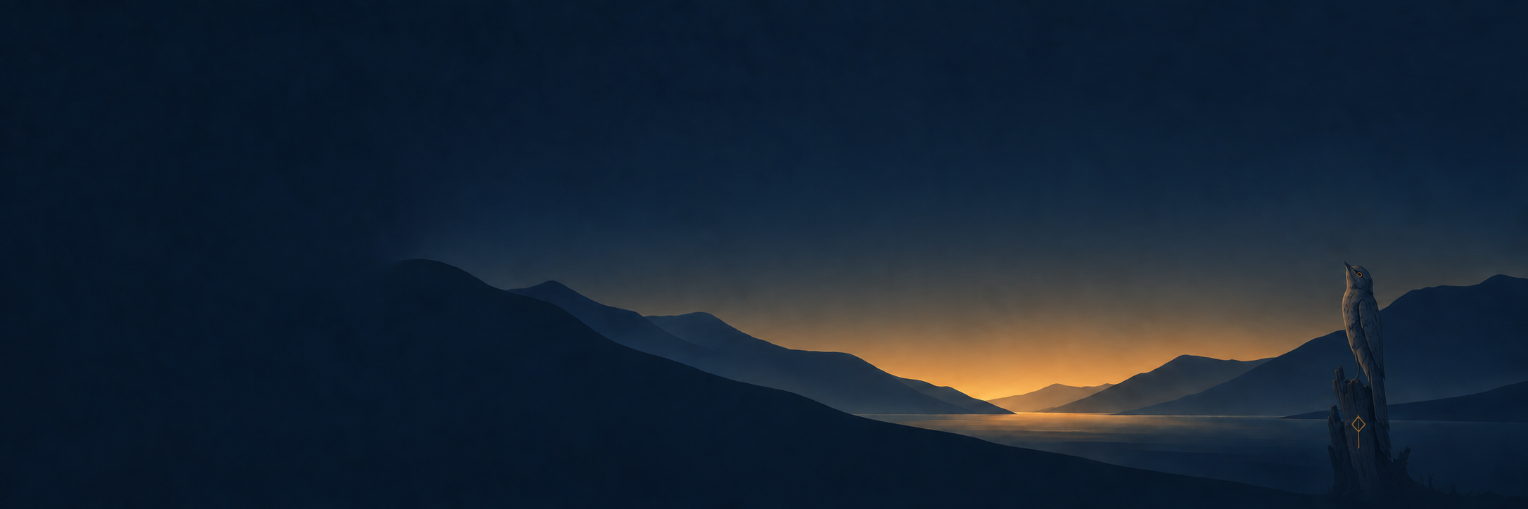 Paisagem minimalista de montanhas ao anoitecer, com um urutau camuflado em um tronco.